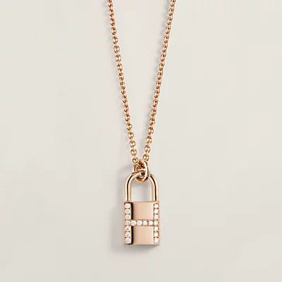 ˇMagic JewelryˇHM ADVANCED NICHE LOCK HEAD NECKLACE DIAMONDS