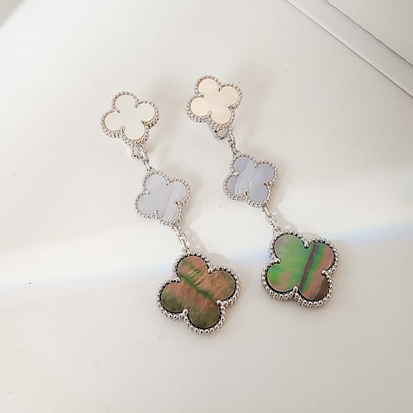 ˇMagic JewelryˇCLOVER 3 MOTIFS CHALCEDONY DARK MOP WHITE GOLD EARRINGS