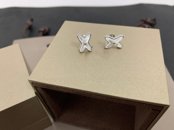 ˇMagic JewelryˇJEUX DE WHITE MOP SILVER DIAMOND EARRINGS